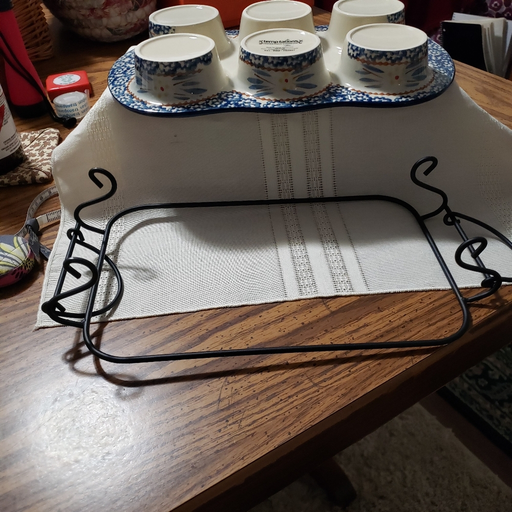 Beautiful NWOT Temptations Floral Blue Cupcake Pan and Wire Rack - Picture 4 of 9